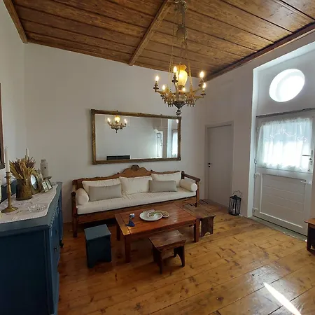 La Belle House In Kalloni Casa de Férias